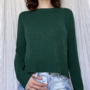 Green long sleeve sweater